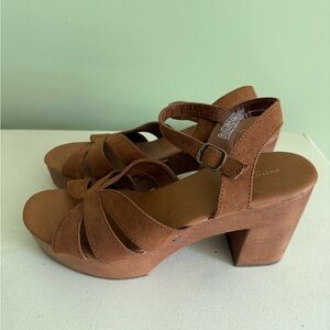 American Eagle Brown Suede Platform Sandals